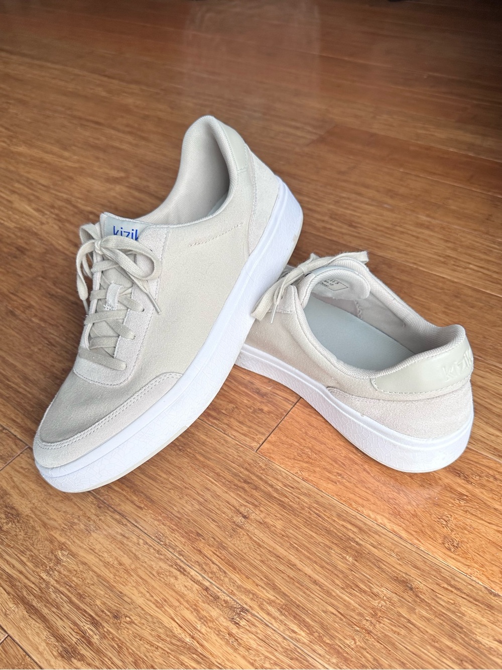 Kizik Men’s Cream Lace-Up Comfort Sneakers